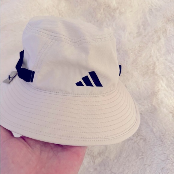 NWT adidas  white Bucket Hat main image 7